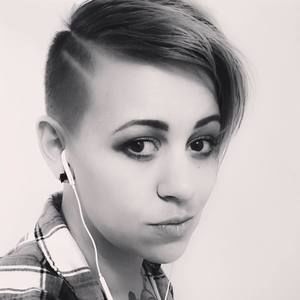 Meet your Posher, Amelia